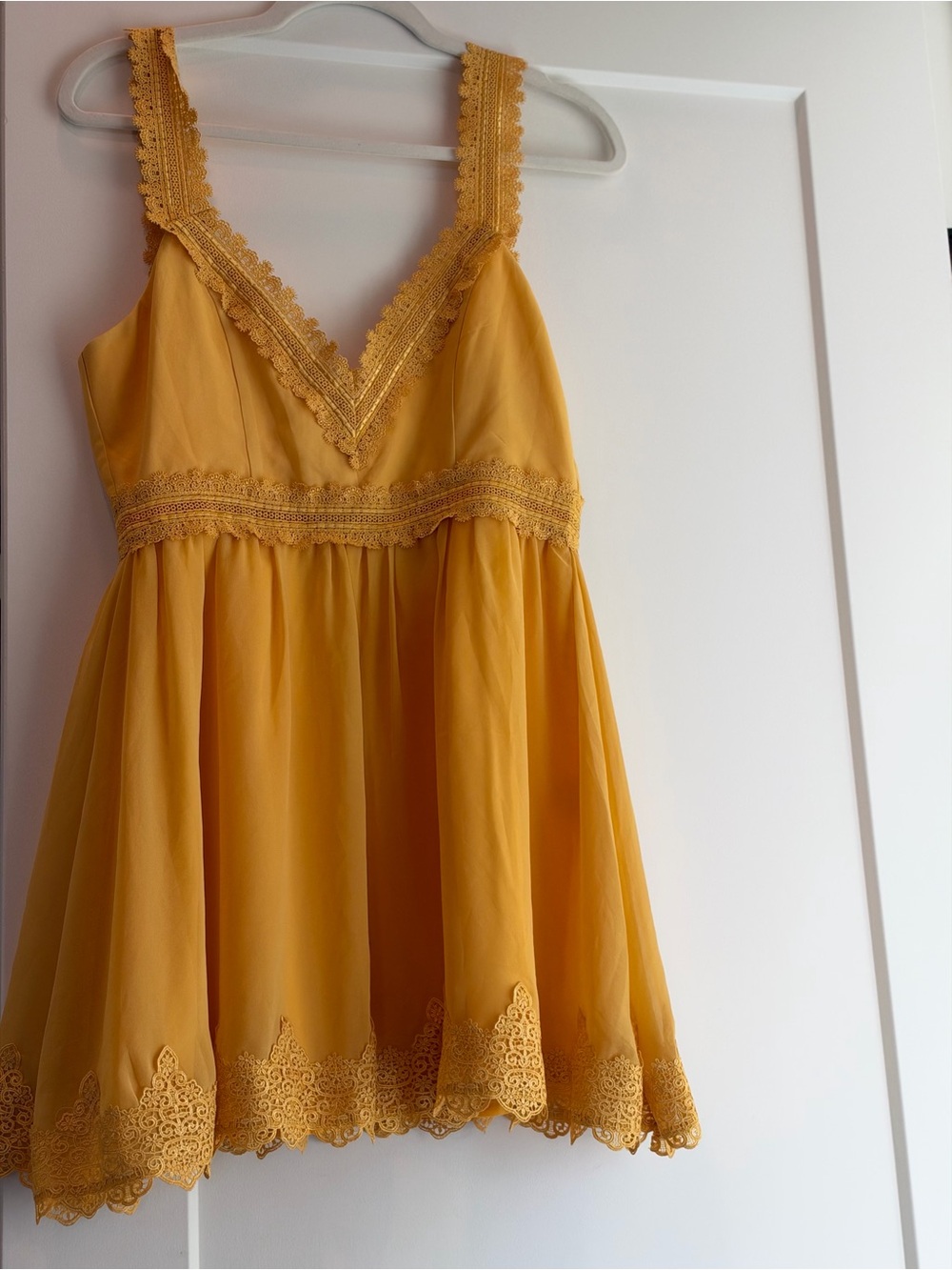 NBD Yellow Lace-Trim Casual Sundress